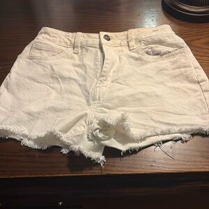 Stylish White Frayed Hem Jean Shorts